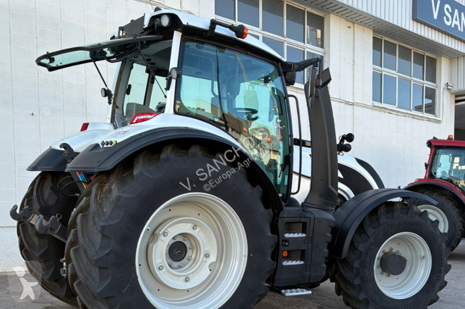 Landbrugstraktor Valtra T 235 DIRECT