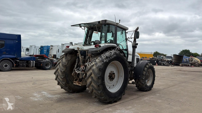 Lantbrukstraktor Massey Ferguson 8220 POWER...