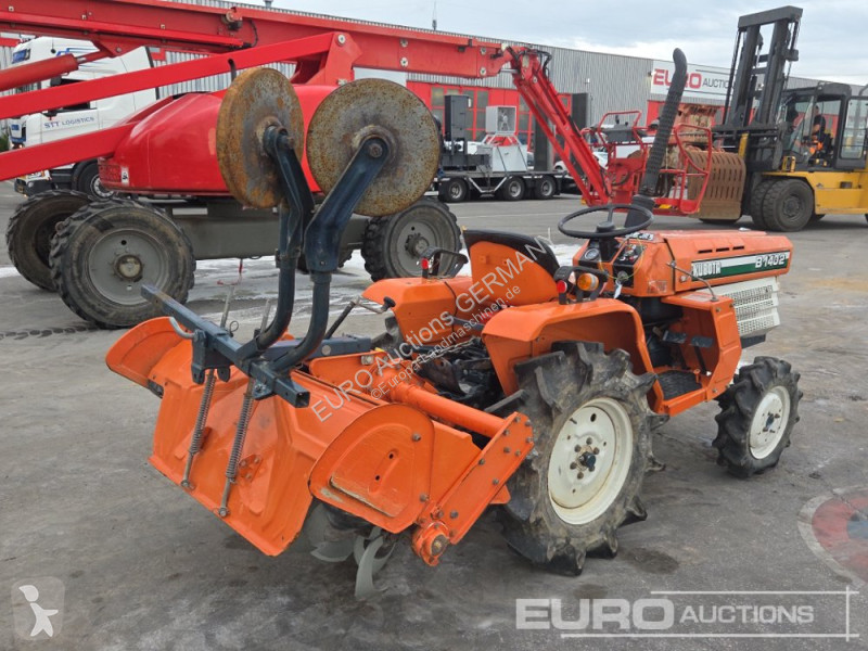 جرار زراعي Kubota B1402DT