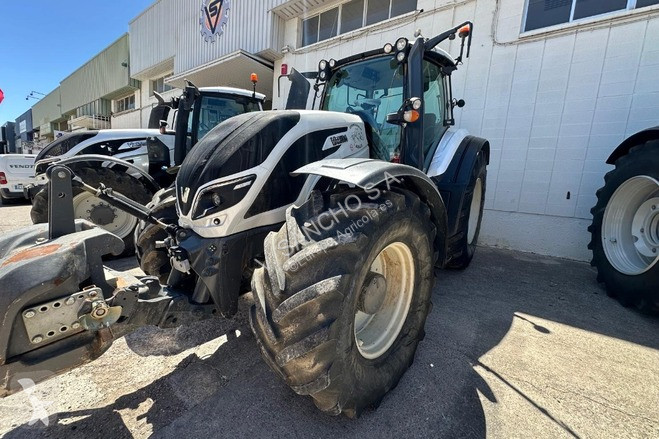 Landbrugstraktor Valtra T 254 VERSU