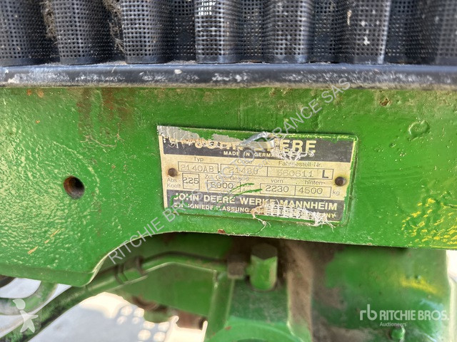 جرار زراعي John Deere  2140