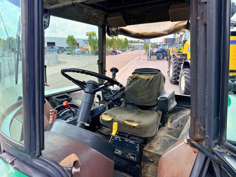 Lantbrukstraktor John Deere 4050 4WD