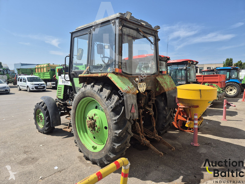 Lantbrukstraktor MT3 Belarus-820