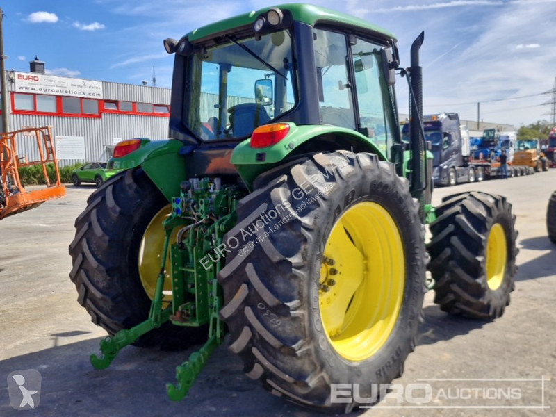 Zemědělský traktor John Deere 6330