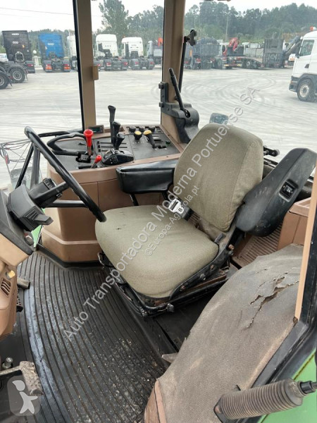 John Deere  7700 tractor
