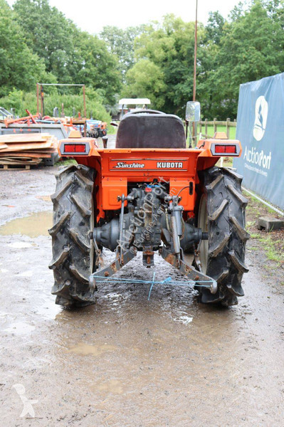 جرار زراعي Kubota Sunshine L1-215