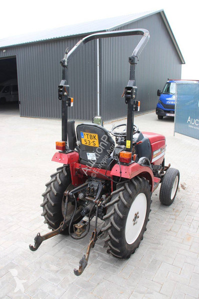 Tractor Shibaura ST318H