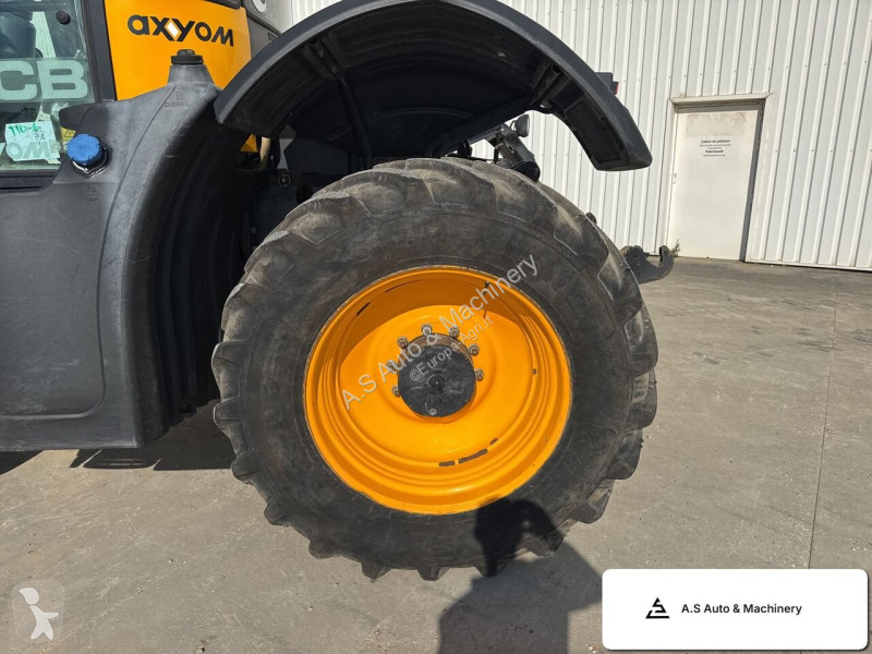 Tractor JCB