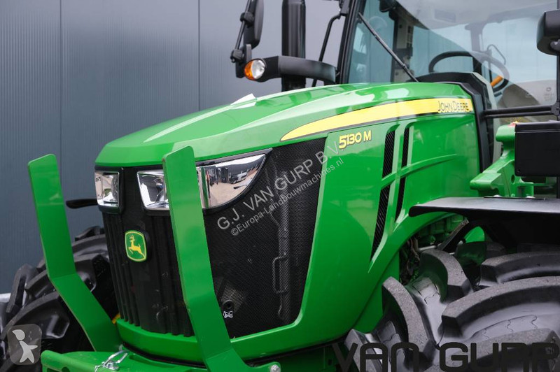 Сільськогосподарський трактор John Deere 5130 M...
