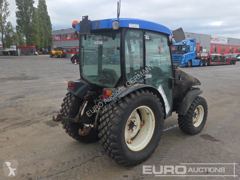 Сільськогосподарський трактор New Holland TCE55