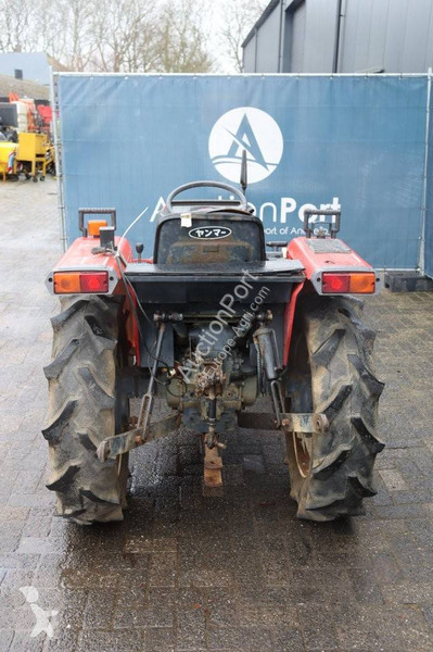 Сільськогосподарський трактор Yanmar...