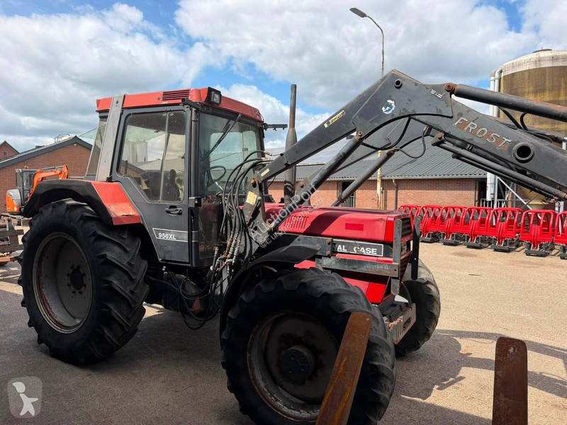 Сільськогосподарський трактор Case IH XL956