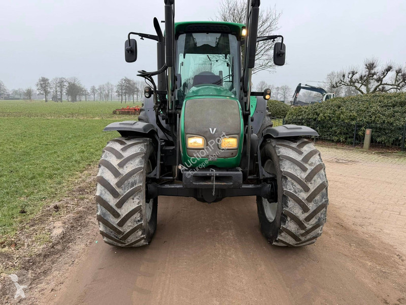 Сільськогосподарський трактор Valtra