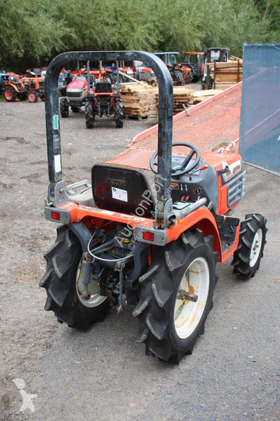 Сільськогосподарський трактор Kubota GB15