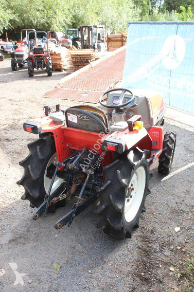Сільськогосподарський трактор Yanmar F-6