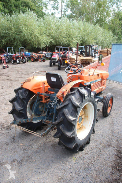 Сільськогосподарський трактор Kubota L2601