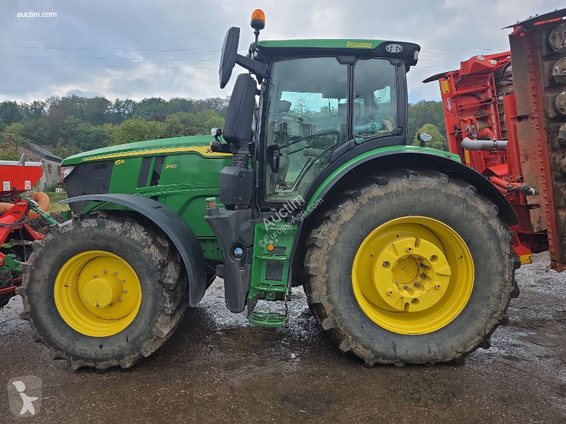 Ciągnik John Deere e18 6r 250