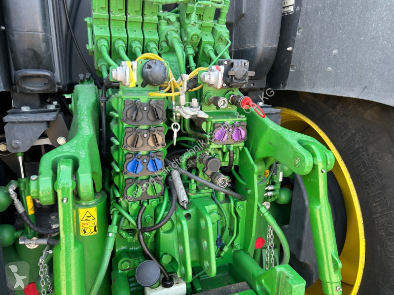 John Deere 250 tractor