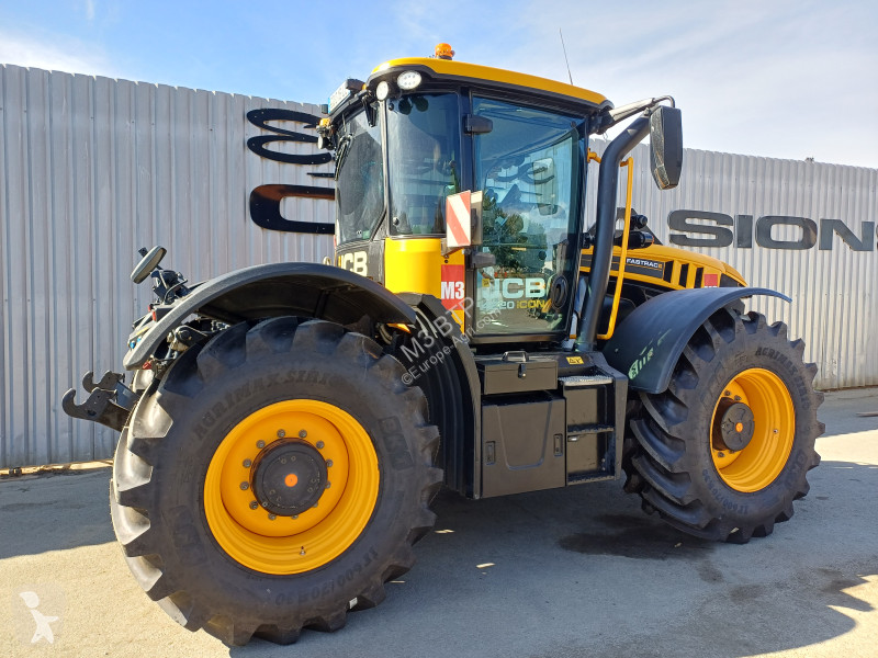 Tractor JCB