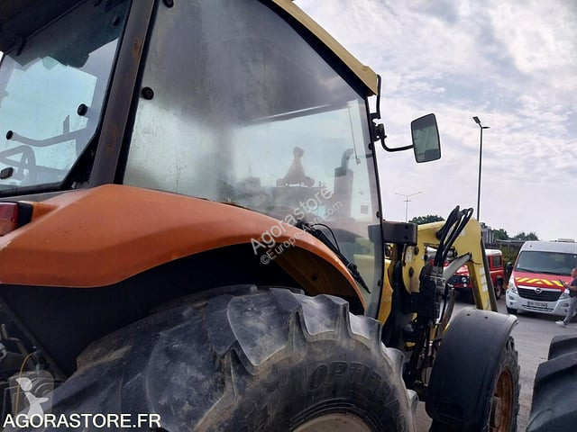 Tractor agrícola
