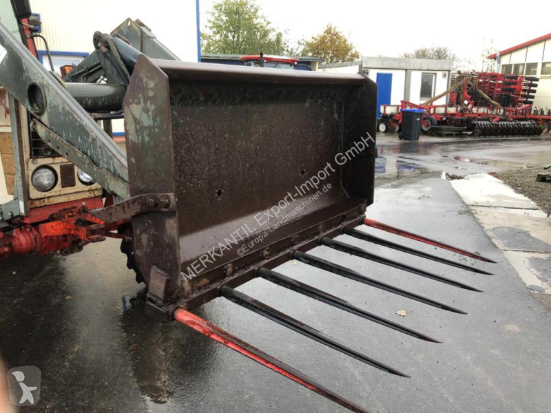 Tractor Belarus  MTS 82 FL + 3 Schar Beetpflug