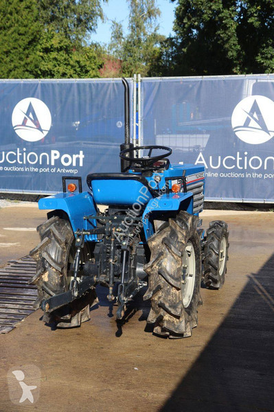 Tractor agrícola Iseki TU1400