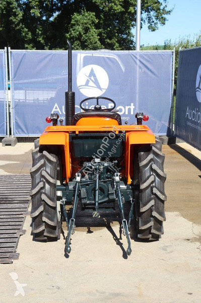 Tractor agrícola Kubota B1702DT