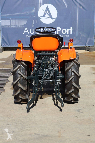 Tractor agrícola Kubota B7001DT