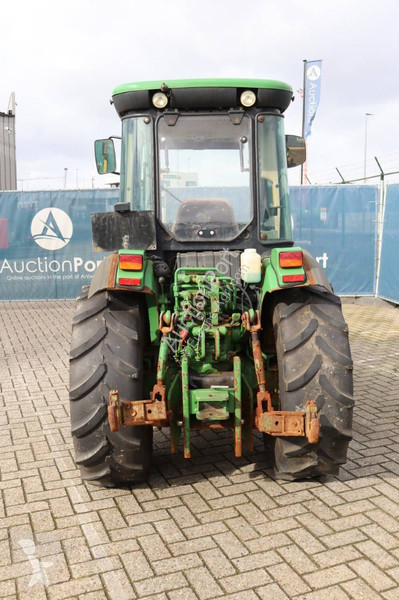 Tractor agrícola John Deere 5615 V