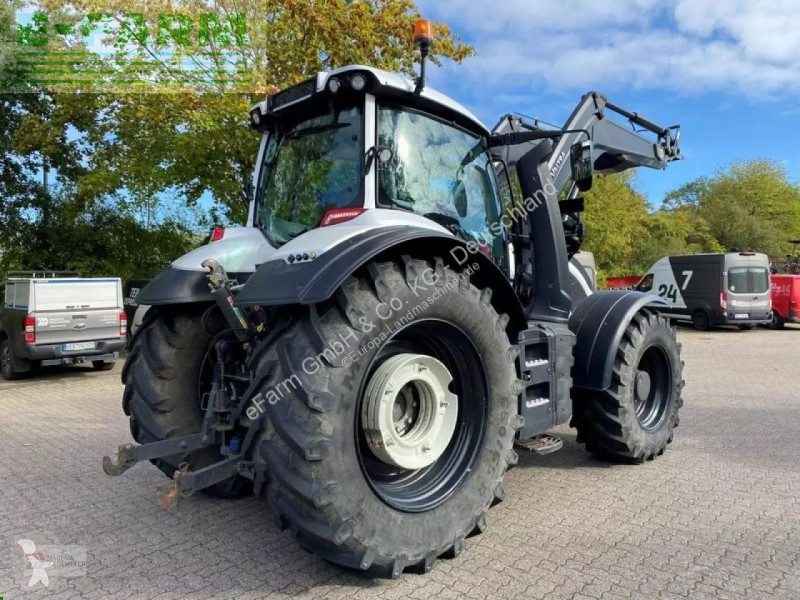 Tracteur agricole Valtra  t174 versu