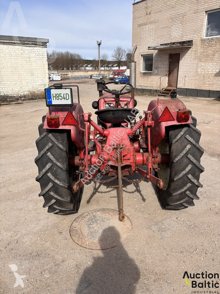 Tractor Mc Cormick Farmall D-324