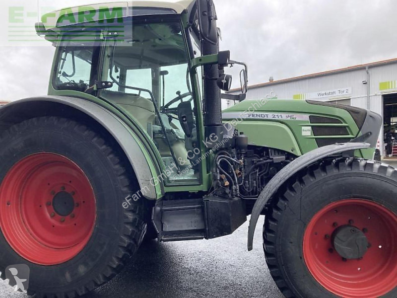 Tracteur agricole Fendt  211 vario