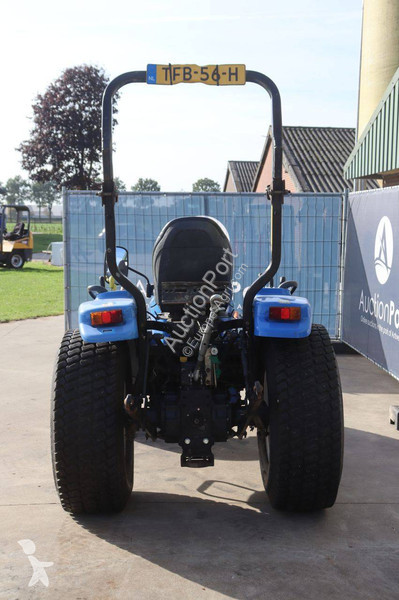 Tracteur agricole New Holland Boomer 2030