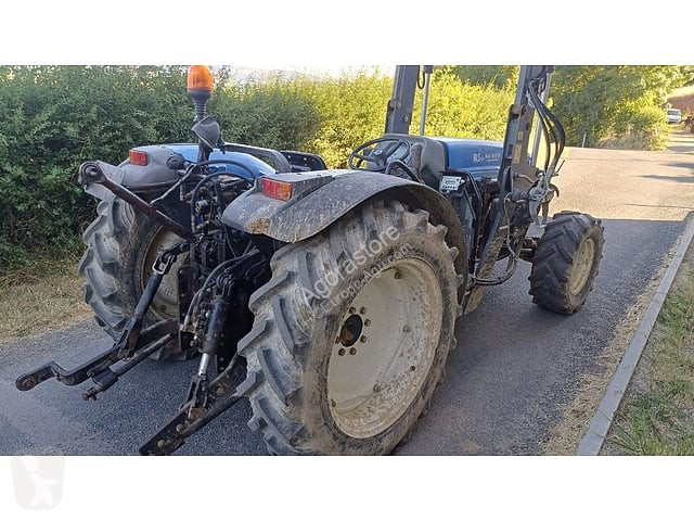 Tracteur agricole New Holland TNF75A