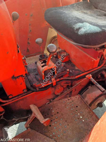 Tracteur agricole Renault 88