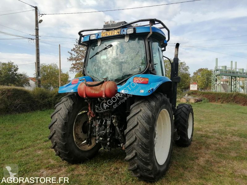 Tracteur agricole New Holland TSA 100