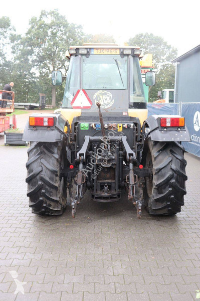 Zemědělský traktor JCB Fastrac 1135