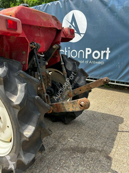 Tracteur agricole Mitsubishi MT165