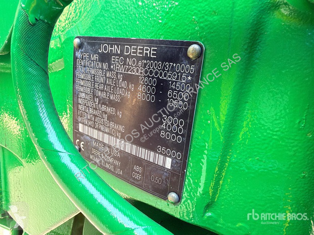 Zemědělský traktor John Deere 7230R