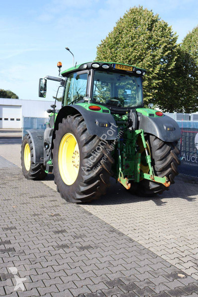Zemědělský traktor John Deere 6195R