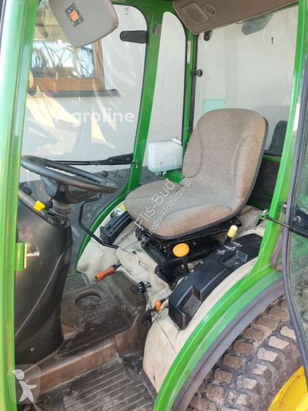 Zemědělský traktor John Deere 2320