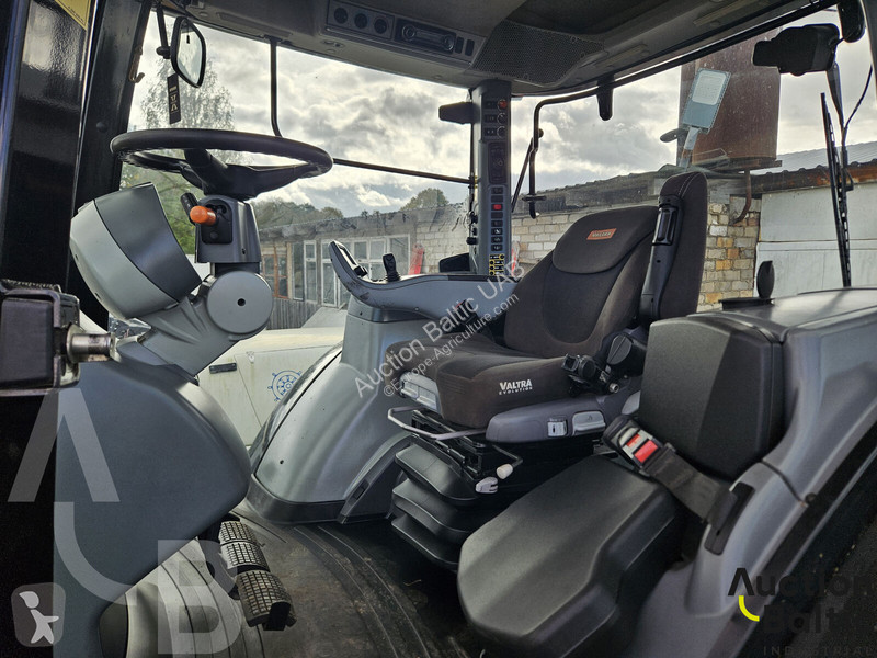 Tractor Valtra