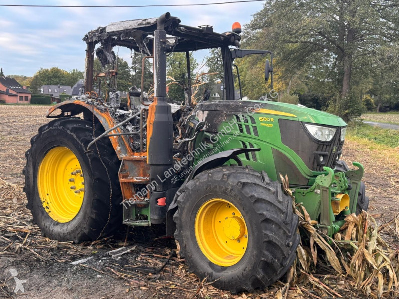 Tractor John Deere 6130R BRANDSCHADEN zur...