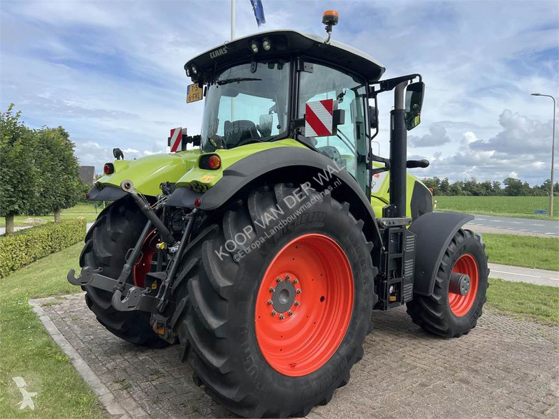 Tractor agrícola Claas Axion 830