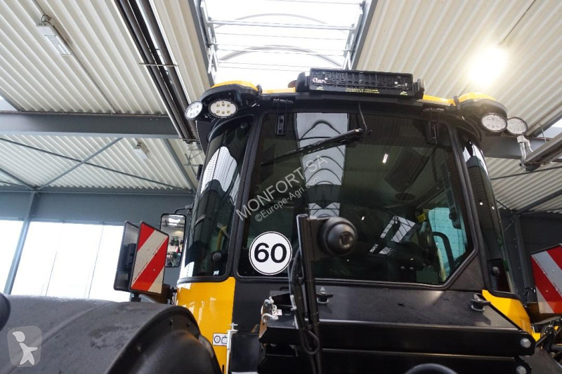 جرار زراعي JCB Icone