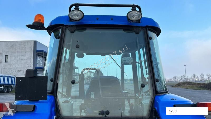 Tracteur agricole New Holland TD5050 4X4