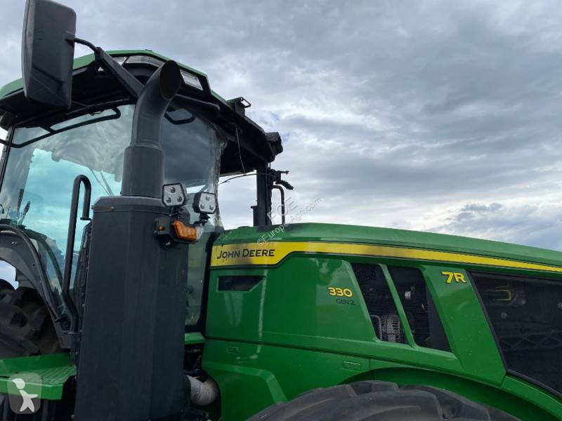 Lantbrukstraktor John Deere 7R330...