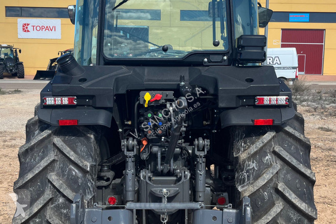 Tractor Valtra F105S