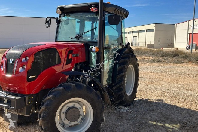 Tractor Valtra F105S