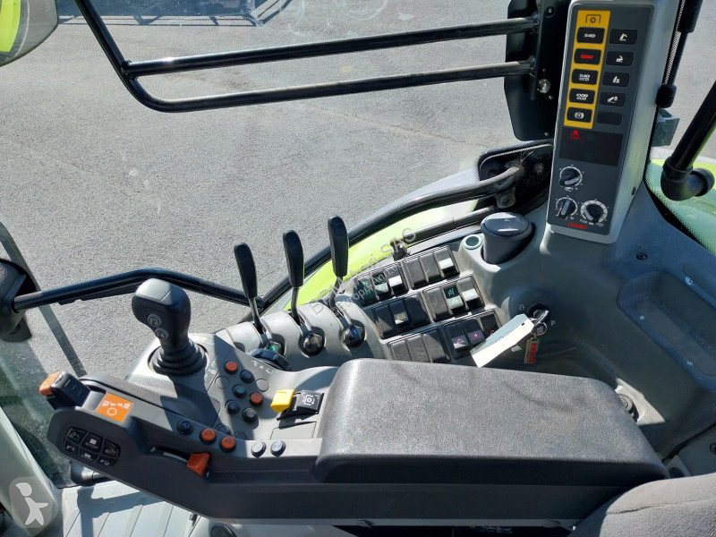 Tracteur agricole Claas